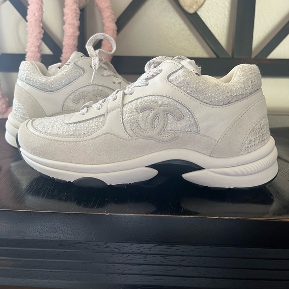 ❌❌ NOT AVAILABLE BNIB Chanel Sneakers size 36 - Picture 6 of 9